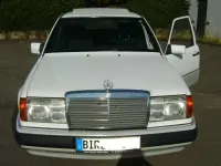 Gebraucht Mercedes E200 75 PS (55 kW) 1992 Weiß Limousine