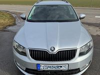 Gebraucht Skoda Octavia Ambition 150 PS (110 kW) 2016 Silber Kleinwagen