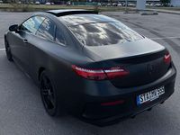 Gebraucht Mercedes E200 AMG line 184 PS (135 kW) 2019 Weiß Coupé