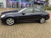 Gebraucht Mercedes E200 Avantgarde 136 PS (100 kW) 2012 Blau Limousine