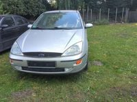 Gebraucht Ford Focus Ghia 116 PS (85 kW) 2001 Silber Limousine