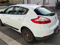 Gebraucht Renault Mégane 110 PS (80 kW) 2014 Weiß Limousine