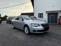 Gebraucht Skoda Superb Active 140 PS (102 kW) 2013 Silber Limousine