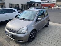 Gebraucht Toyota Yaris Sol 65 PS (47 kW) 2004 Silber Limousine