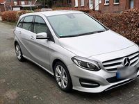 Gebraucht Mercedes B200 156 PS (114 kW) 2016 Silber Van / Kleinbus