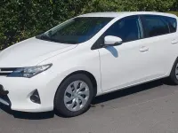 Gebraucht Toyota Auris 99 PS (72 kW) 2015 Weiß Limousine