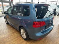Gebraucht VW Touran Cup 140 PS (102 kW) 2015 Blau Van / Kleinbus