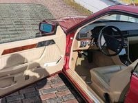 Gebraucht Mercedes E300 179 PS (131 kW) 1990 Rot Coupé