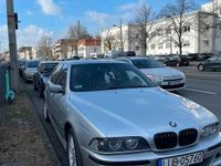 Gebraucht BMW 530 193 PS (141 kW) 2001 Silber Limousine