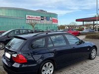 Gebraucht BMW 320 163 PS (119 kW) 2007 Blau Kombi