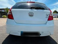 Gebraucht Hyundai i30 101 PS (74 kW) 2011 Weiß Kleinwagen