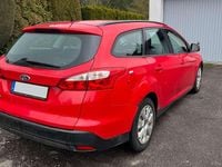 Gebraucht Ford Focus Trend 95 PS (69 kW) 2011 Rot Kombi