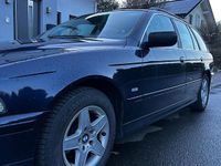 Gebraucht BMW 525 192 PS (141 kW) 2002 Blau Kombi