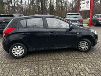 Gebraucht Hyundai i20 Edition 86 PS (63 kW) 2013 Schwarz Kleinwagen