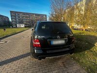 Gebraucht Mercedes ML320 224 PS (164 kW) 2006 Schwarz SUV