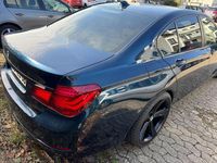 Gebraucht BMW 750 Performance 381 PS (280 kW) 2014 Beige Limousine