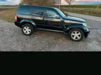 Używany Dodge Nitro 177 KM (130 kW) 2008 Czarny SUV