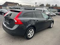 Gebraucht Volvo V60 Momentum 120 PS (88 kW) 2017 Grau Kombi