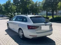 Gebraucht Skoda Superb Ambition 150 PS (110 kW) 2016 Weiß Kombi