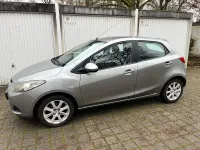 Gebraucht Mazda 2 Independence 75 PS (55 kW) 2010 Silber Kleinwagen