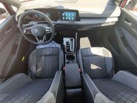 Gebraucht VW Golf VIII R-line 131 PS (96 kW) 2024 Kings red metallic Kombi