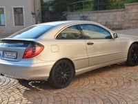 Gebraucht Mercedes C180 143 PS (105 kW) 2003 Silber metallic Coupé
