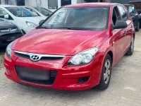 Gebraucht Hyundai i30 109 PS (80 kW) 2010 Rot Limousine