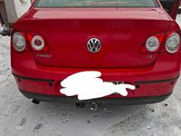 Gebraucht VW Passat 122 PS (89 kW) 2010 Rot Limousine