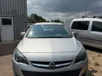 Gebraucht Opel Astra Edition 140 PS (102 kW) 2014 Silber Kombi