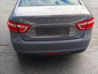 Second-hand Lada Vesta 106 CP (77 kW) 2017 Andere farben Berlinǎ
