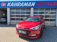 Gebraucht Hyundai i20 Passion 75 PS (55 kW) 2017 Rot Limousine