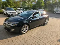Gebraucht Opel Astra 179 PS (131 kW) 2010 Schwarz Limousine