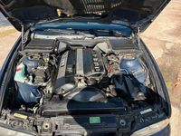 Second-hand BMW 520 170 CP (125 kW) 2000 Albastru Break