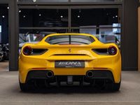 Second-hand Ferrari 488 672 CP (494 kW) 2018 Galben Coupe