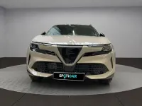 Neu Alfa Romeo Junior Tech Edition 145 PS (106 kW) 2026 Beige SUV