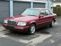 Gebraucht Mercedes E220 150 PS (110 kW) 1994 Rot Limousine
