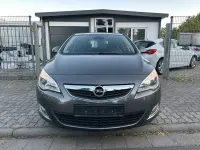 Gebraucht Opel Astra Edition 140 PS (102 kW) 2011 Grau Limousine