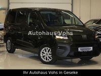 Neu Fiat Doblò 131 PS (96 kW) 2025 Grün Van / Kleinbus