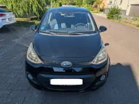 Gebraucht Hyundai i10 Edition 87 PS (63 kW) 2015 Schwarz Kleinwagen