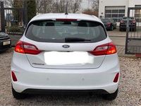 Gebraucht Ford Fiesta Cool & Connect 86 PS (63 kW) 2017 Weiß Kleinwagen