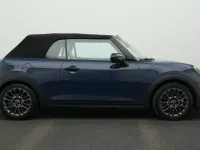 Gebraucht Mini Cooper Cabriolet Favoured 163 PS (119 kW) 2025 Blau Cabrio