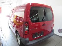 Gebraucht Peugeot Partner Premium 99 PS (72 kW) 2017 Rot Van / Kleinbus