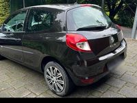 Gebraucht Renault Clio III 75 PS (55 kW) 2012 Schwarz Kleinwagen