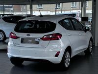 Gebraucht Ford Fiesta Cool & Connect 101 PS (74 kW) 2022 Weiß Limousine