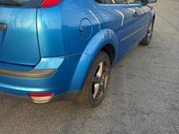 Gebraucht Ford Focus 101 PS (74 kW) 2005 Blau Limousine