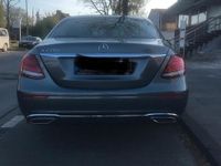 Usado Mercedes E220 Avantgarde 194 CV (142 kW) 2016 Gris Berlina
