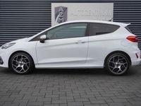 Gebraucht Ford Fiesta ST 200 PS (147 kW) 2019 Sonderlackierung frostweiß Limousine