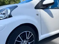 Gebraucht Toyota Aygo 68 PS (50 kW) 2013 Weiß Kleinwagen