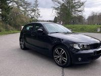 Gebraucht BMW 118 122 PS (89 kW) 2007 Schwarz Kleinwagen