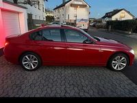 Gebraucht BMW 320 184 PS (135 kW) 2014 Rot Limousine